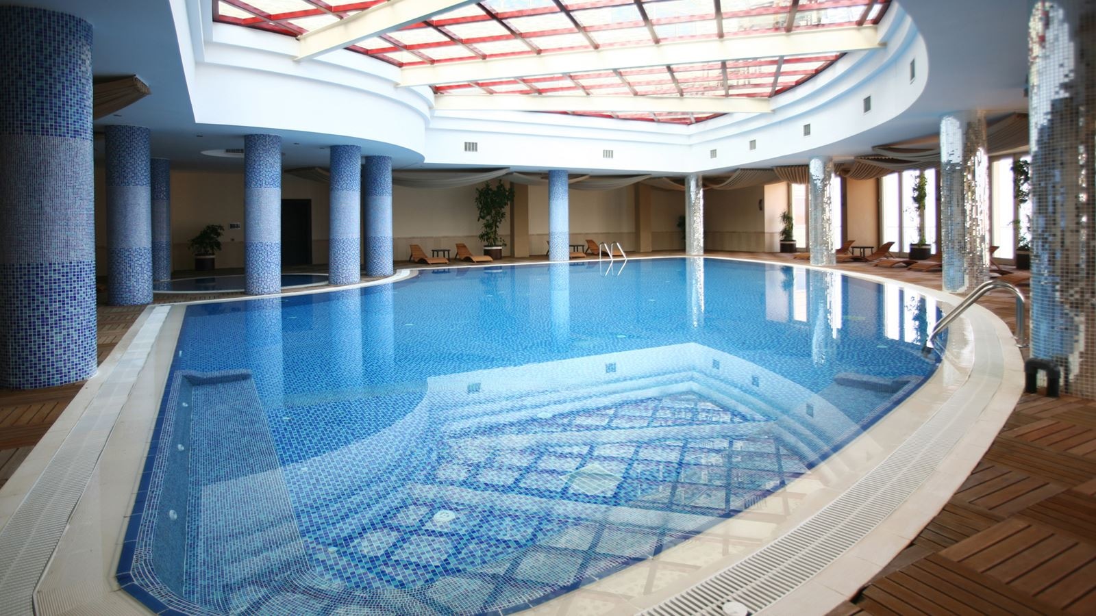 pools-indoor-pool