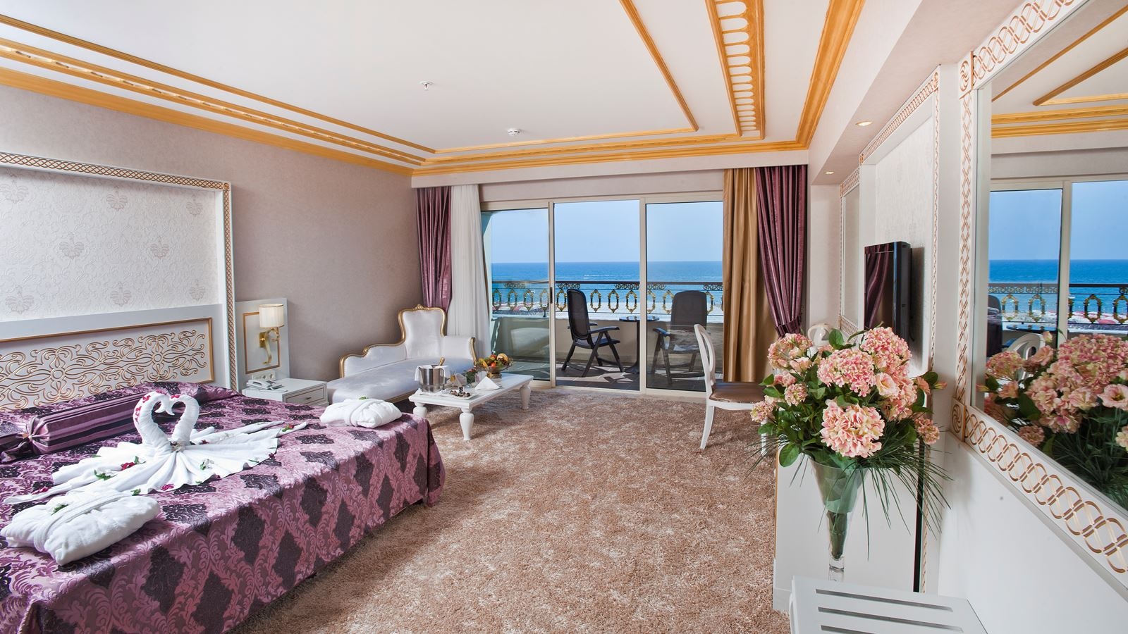 rooms-honeymoon-room