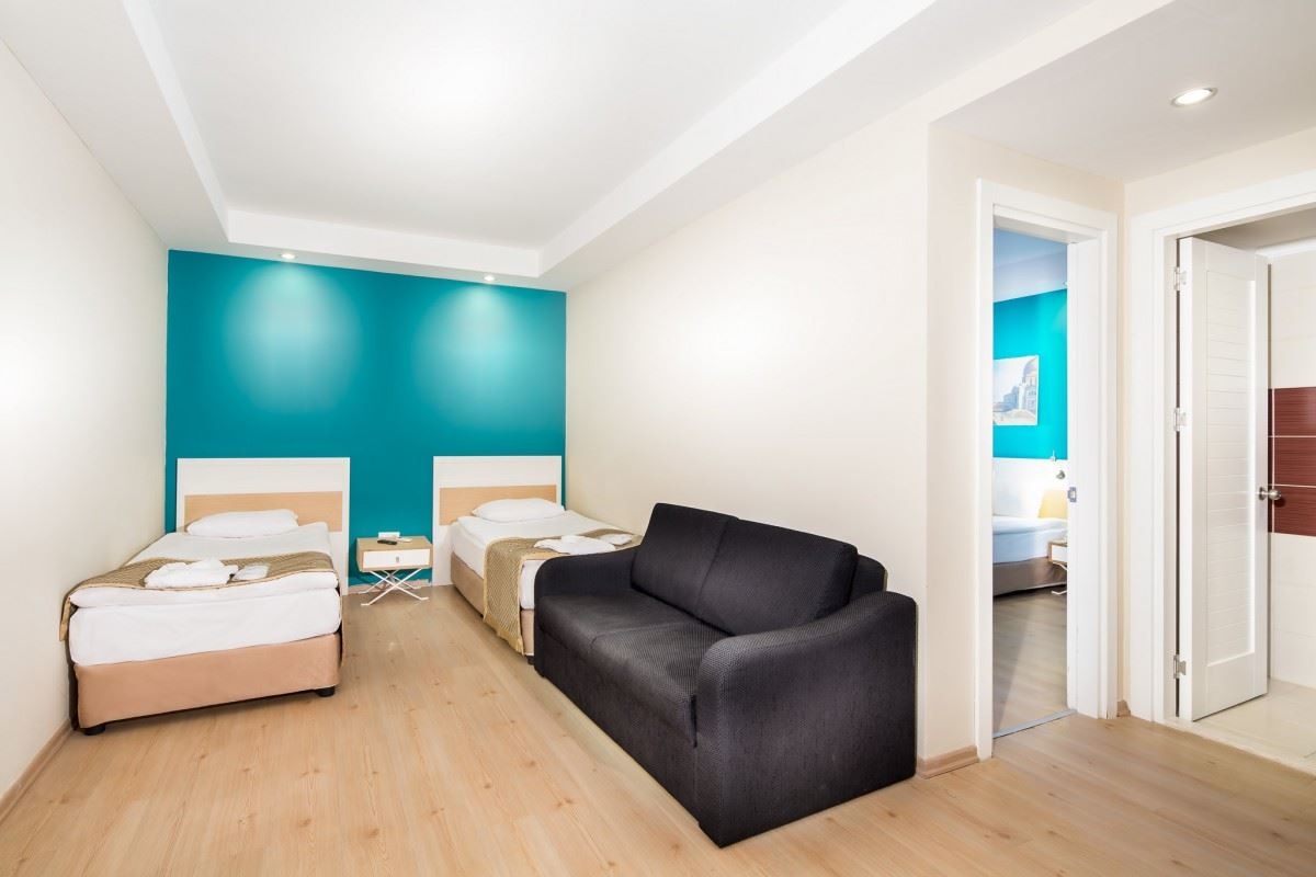 rooms-family-room-land-view