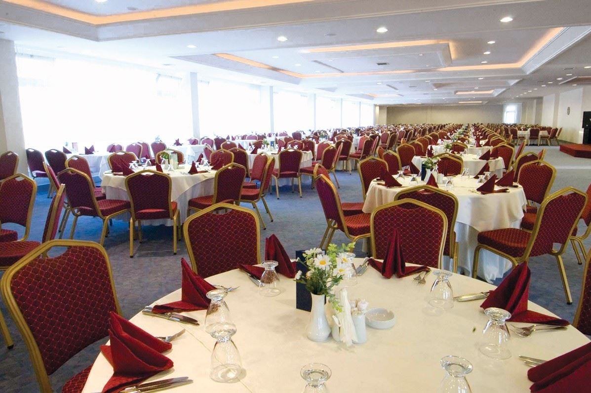 restaurants-restaurant