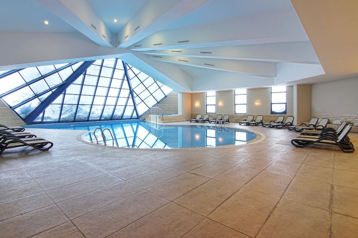 pools-indoor-pool