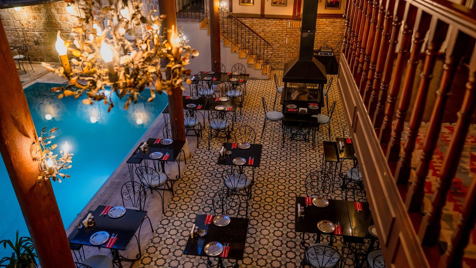 restaurants-main-building