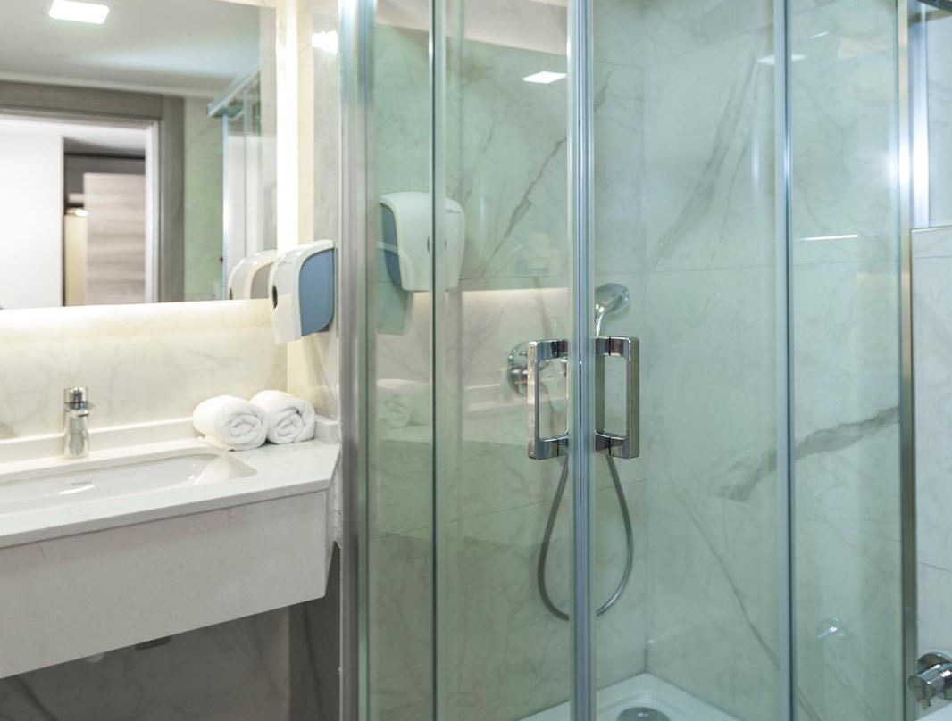 rooms-standard-land-view-room