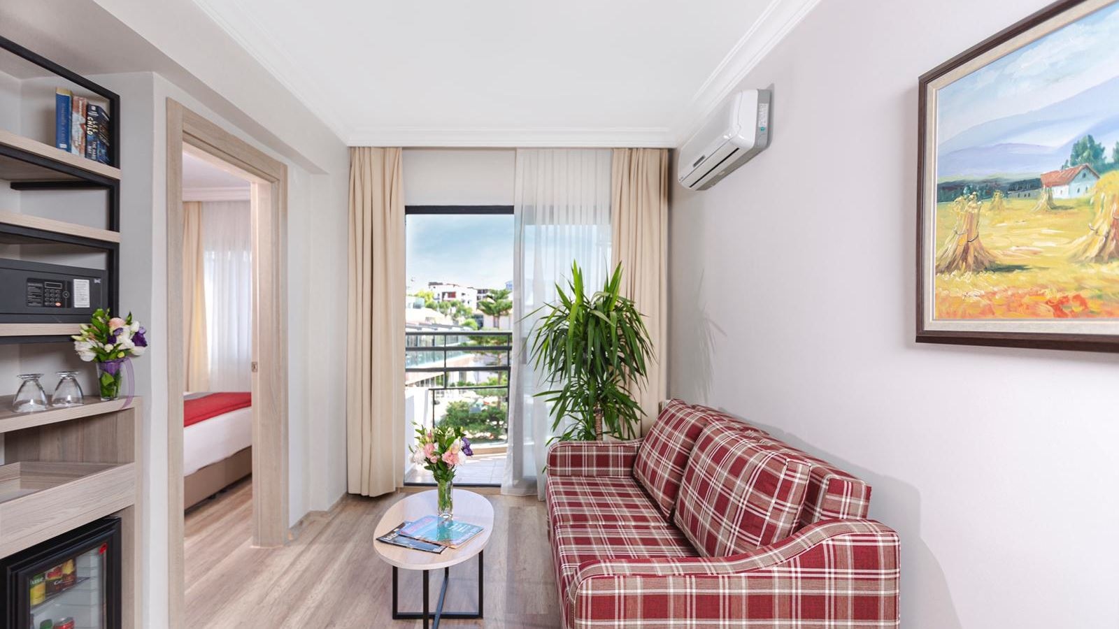 rooms-junior-pool-view-room