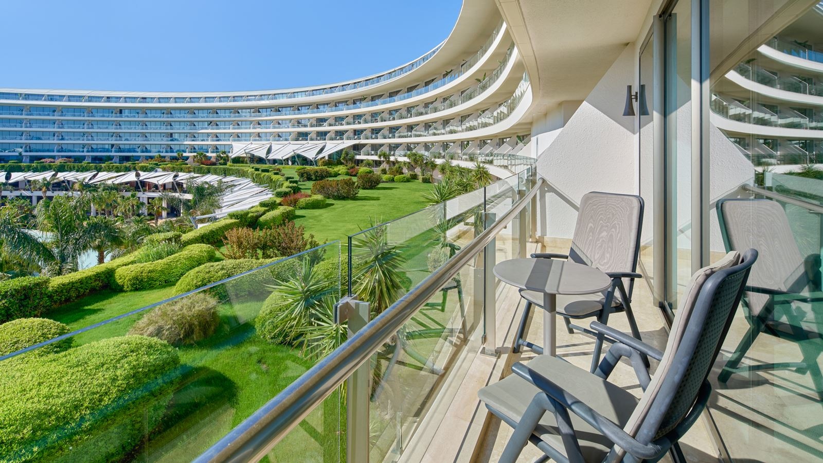 rooms-royal-deluxe-suite