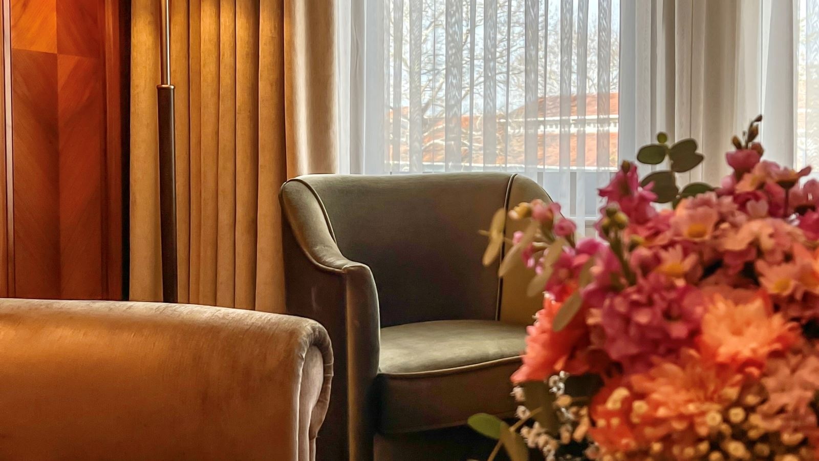 rooms-executive-suit