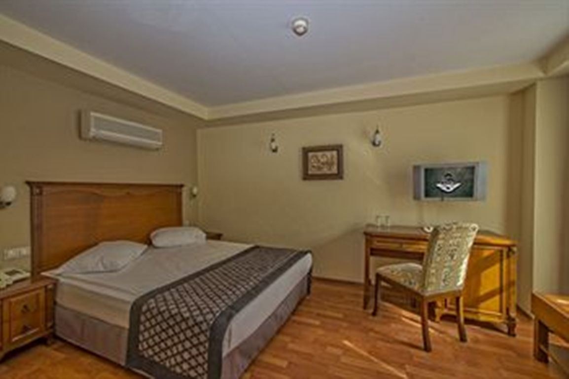 rooms-standard-deluxe-room