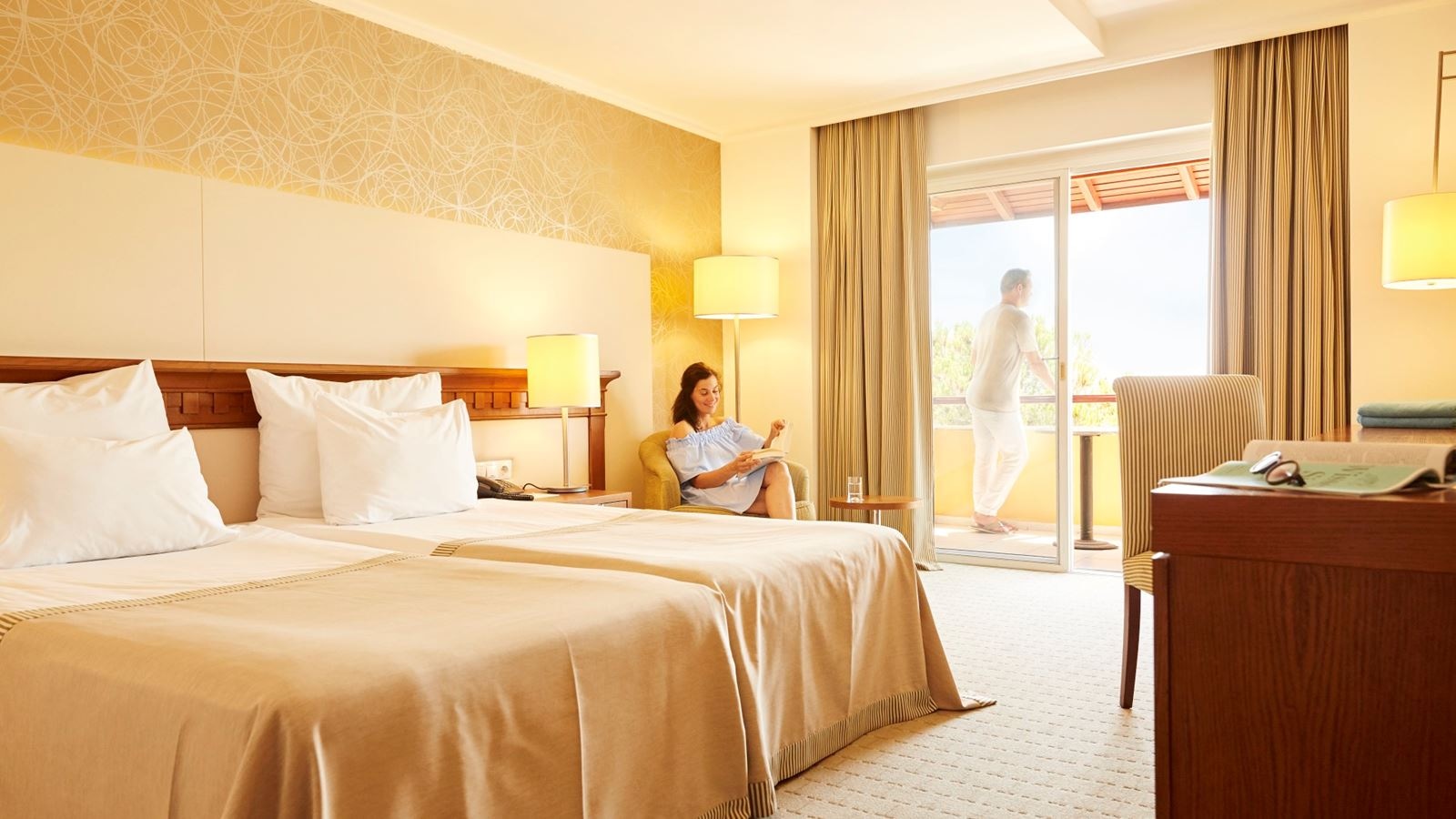 rooms-double-room-classic-main-building-sea-side--dbl3