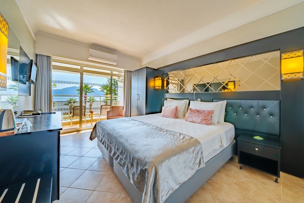 rooms-beachfront-sea-view-room