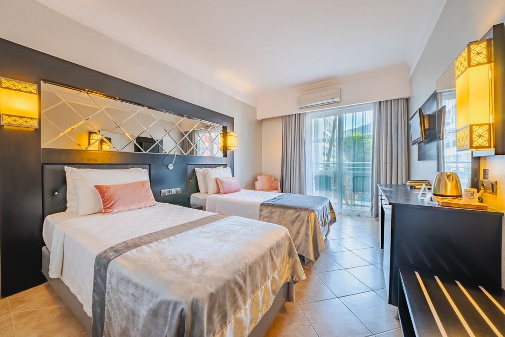 rooms-standard-room-land-view