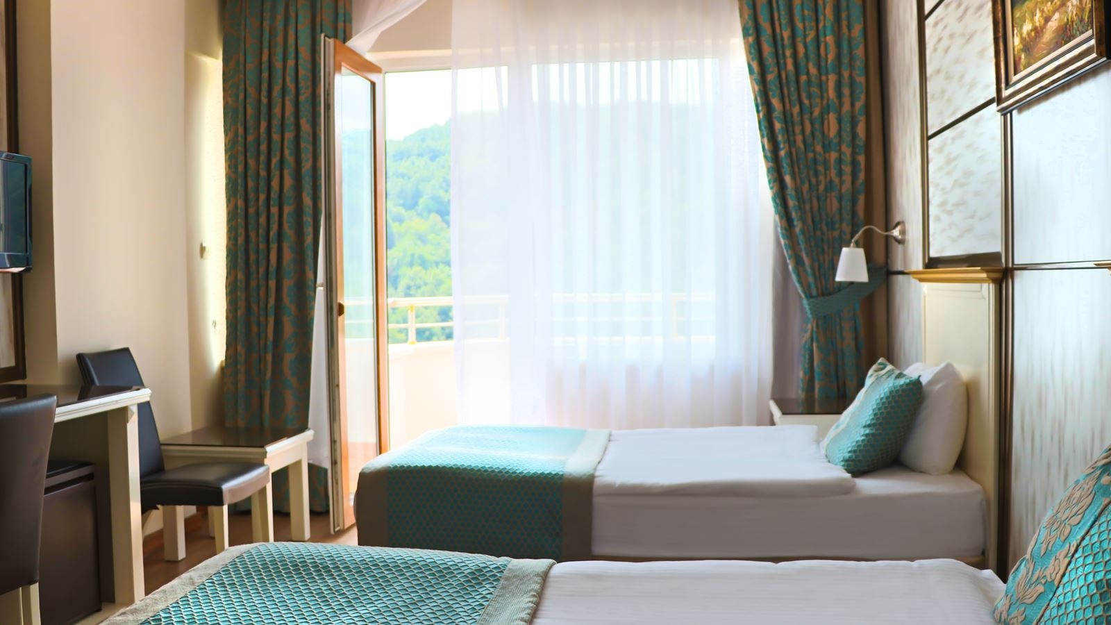 rooms-double-room-with-forest-and-lake-view