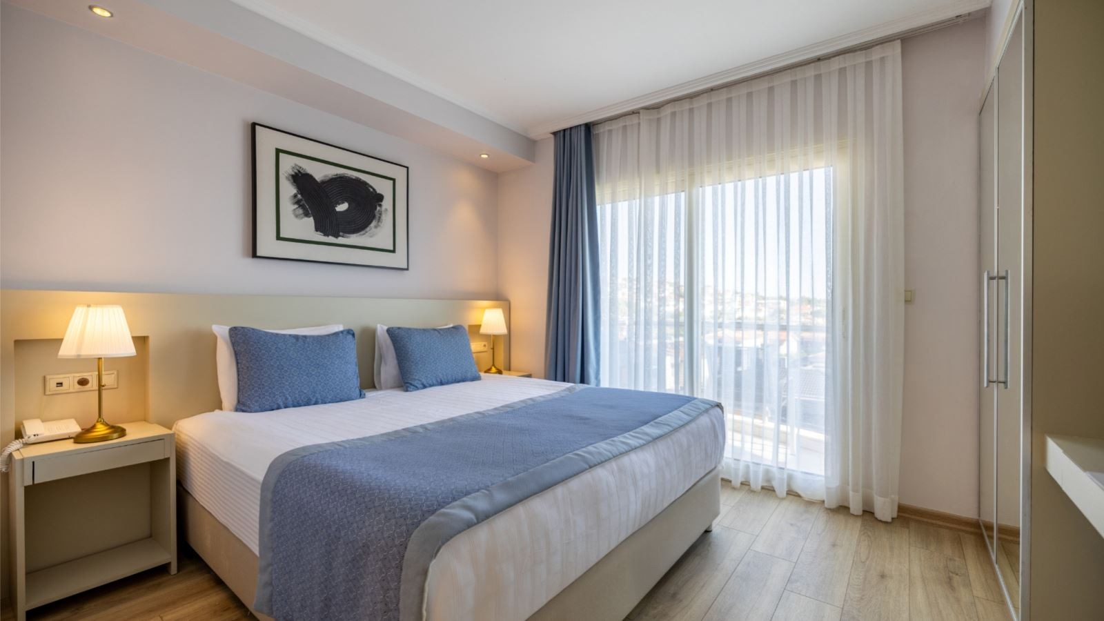 rooms-superior-room-landview-with-balcony