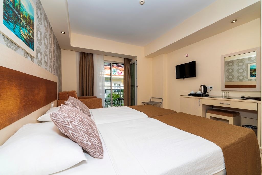 rooms-standard-room-with-balcony