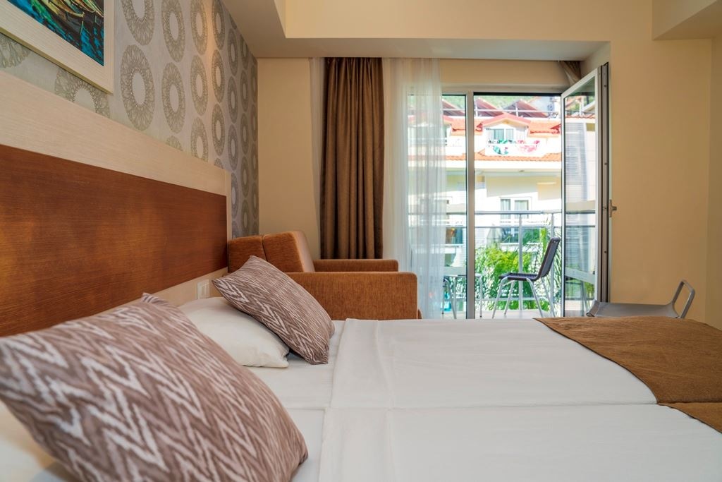 rooms-standard-room-with-balcony