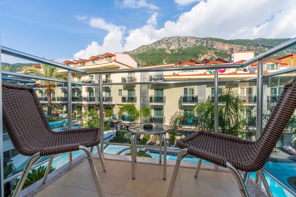 rooms-standard-room-with-balcony