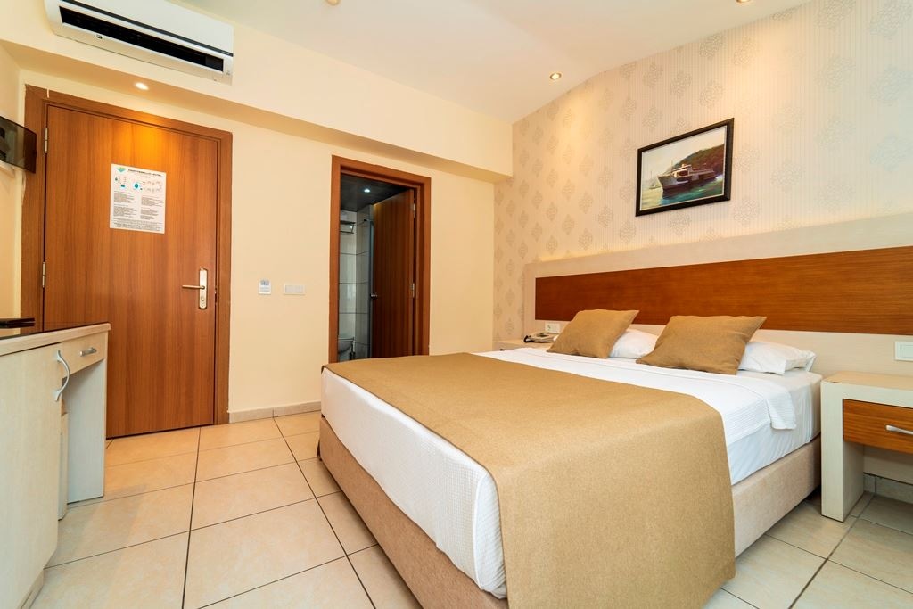 rooms-standard-room-with-balcony