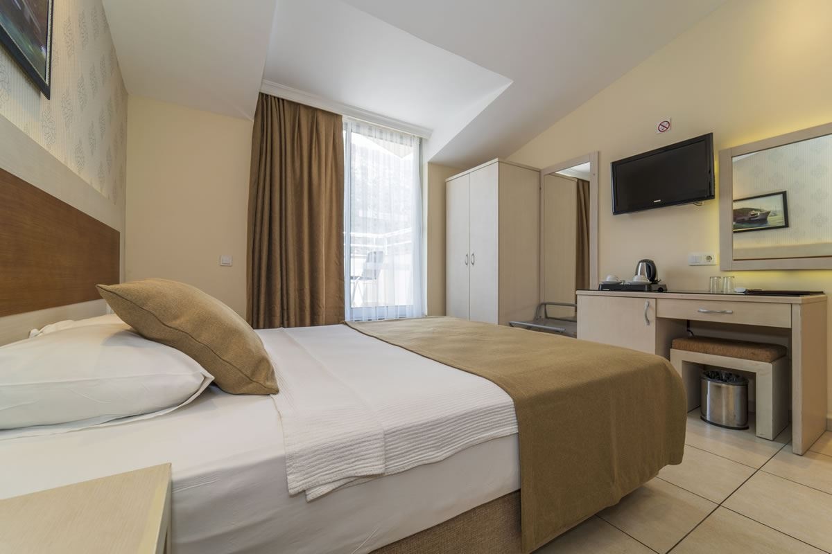 rooms-standard-room-with-balcony