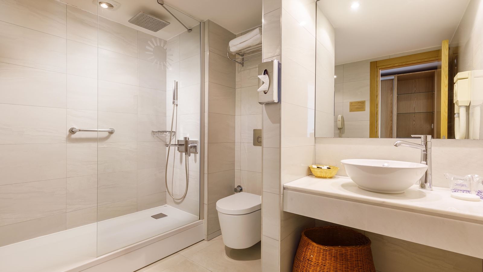 rooms-standard-room-sea--side-view