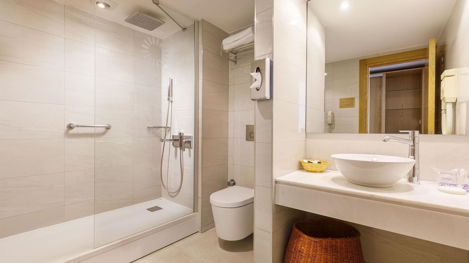 rooms-standard-room-garden-view