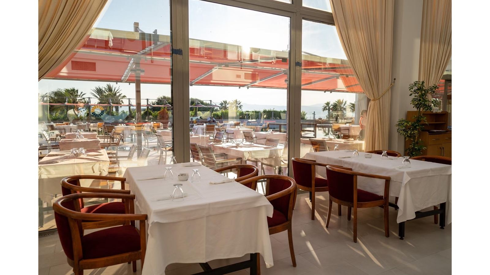 restaurants-atrium-restaurant