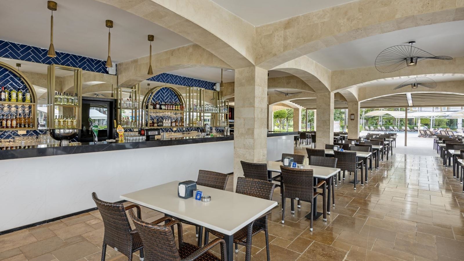 restaurants-aqua-bar-snack