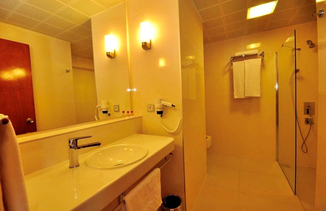 rooms-family-connecting-room