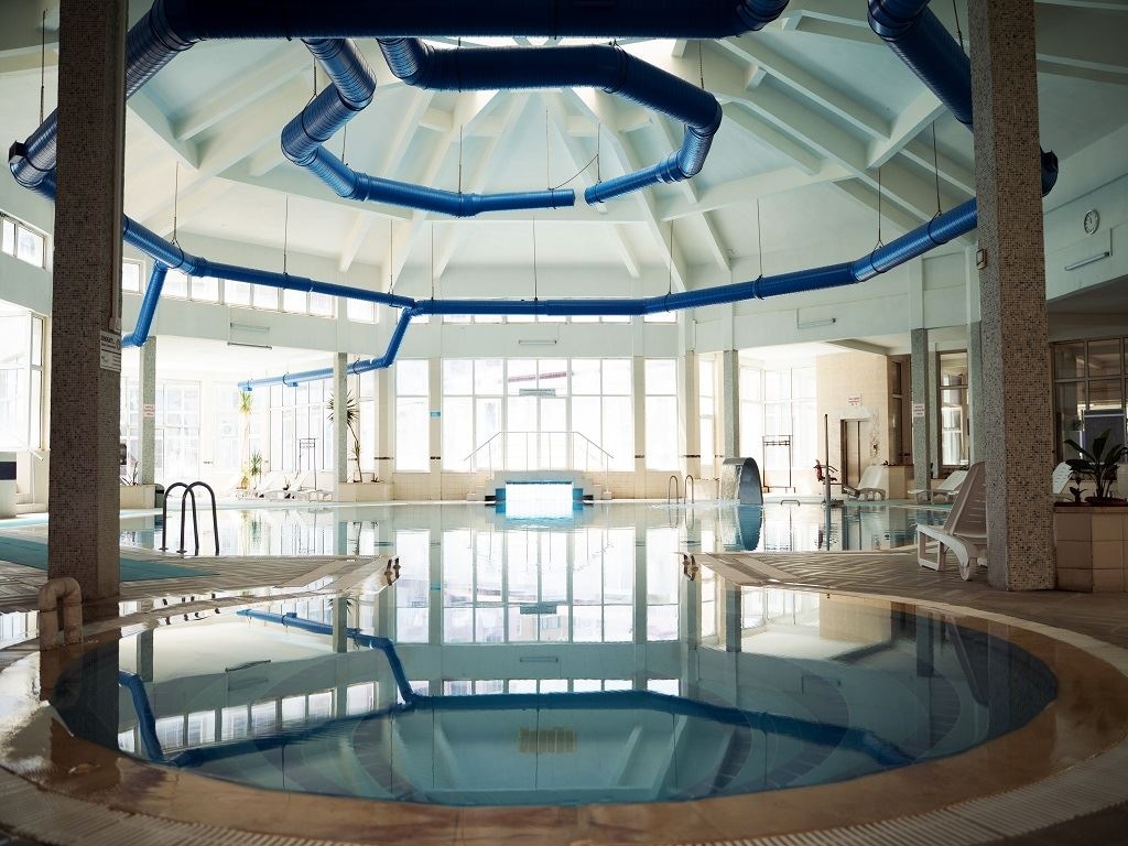 pools-indoor-pool
