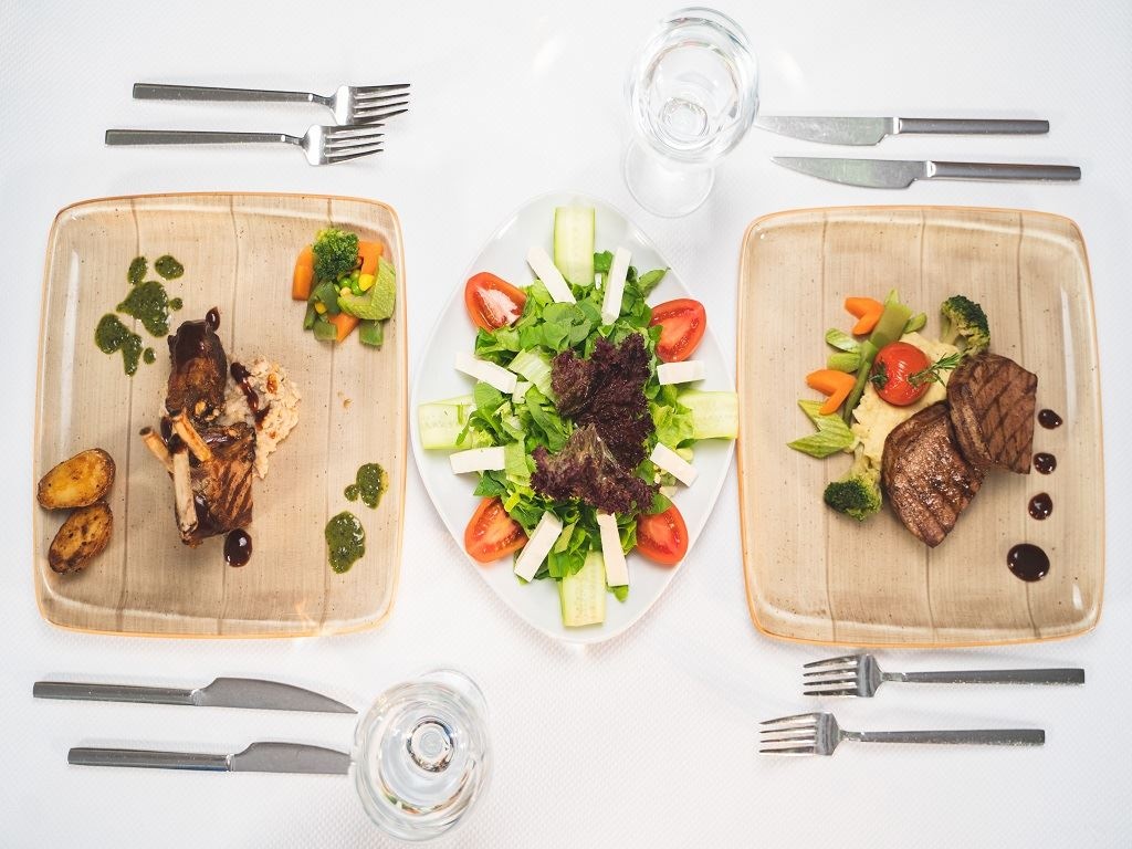 restaurants-restaurant