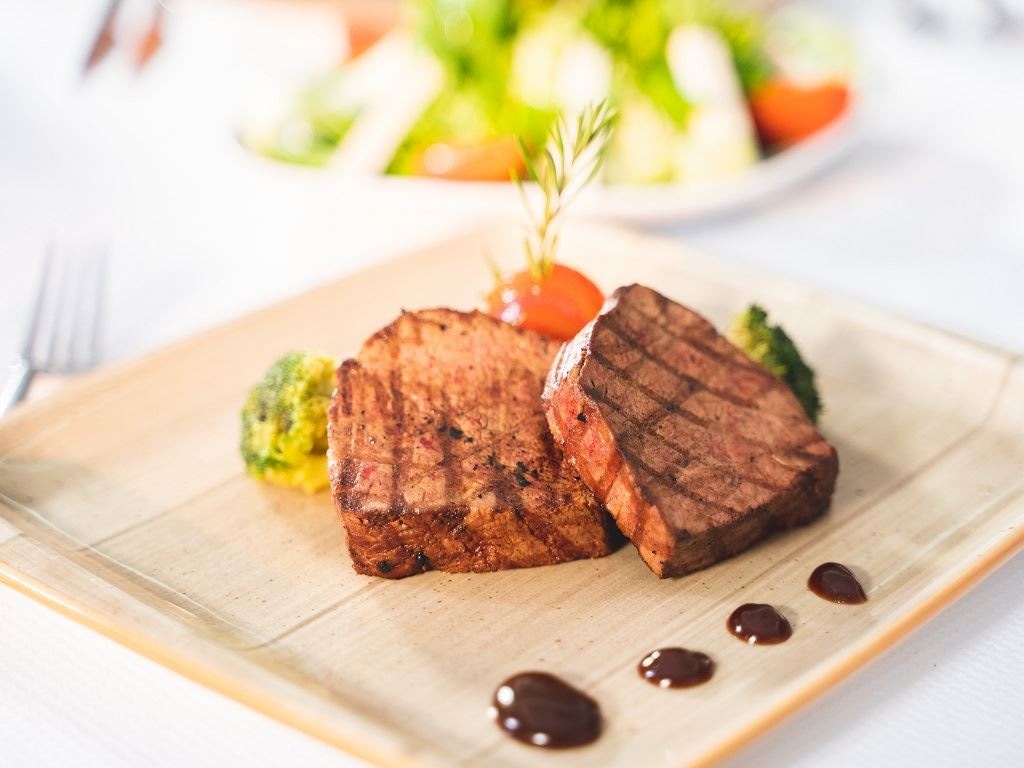 restaurants-restaurant