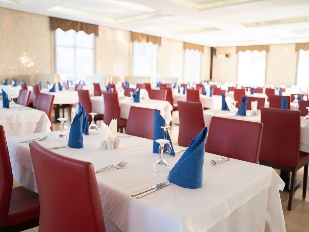 restaurants-restaurant