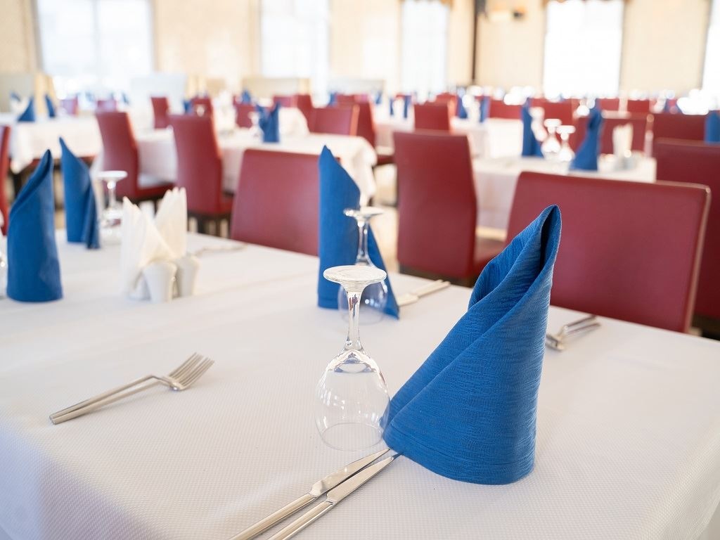 restaurants-restaurant