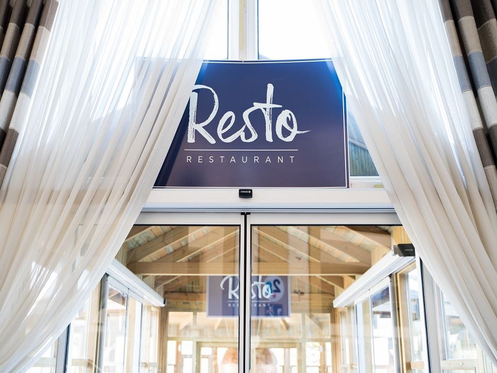 restaurants-restaurant