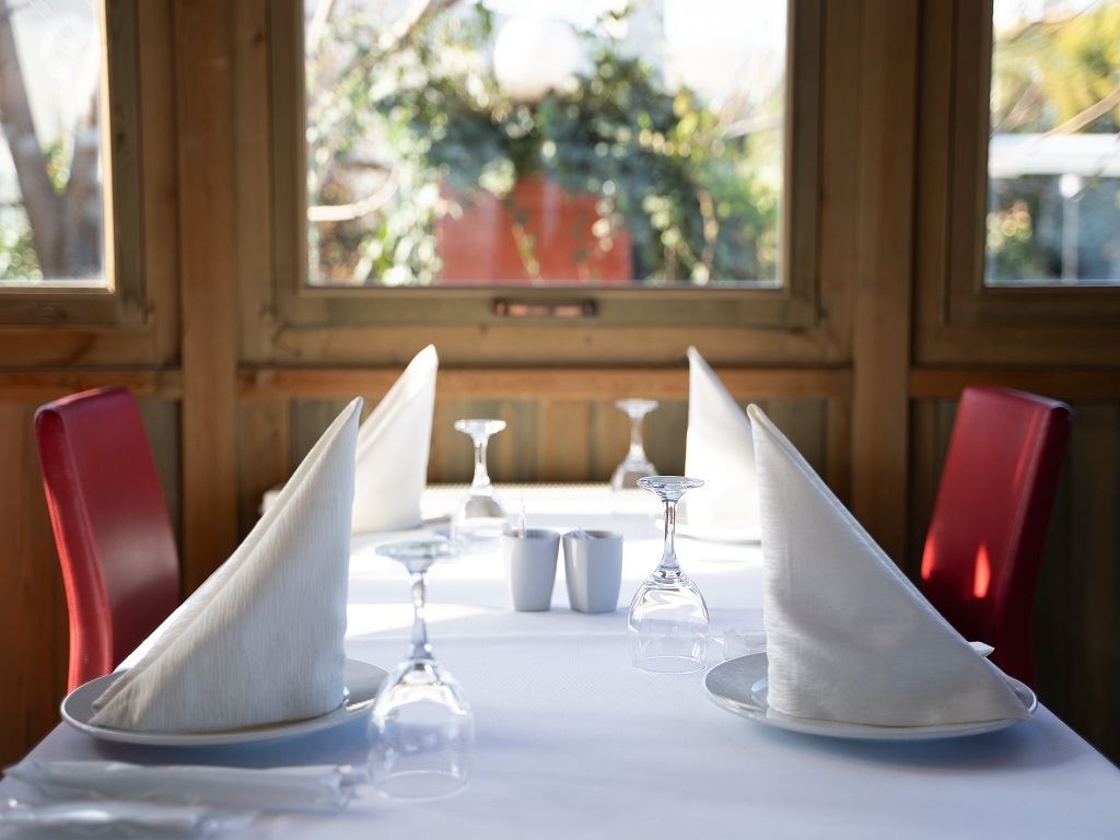 restaurants-restaurant