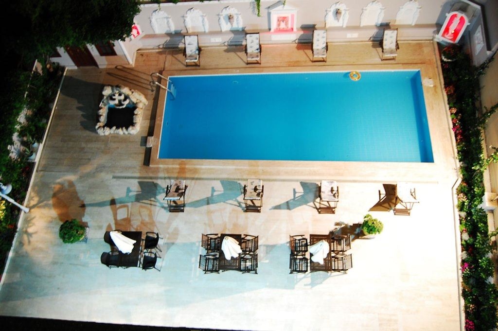 pools-outdoor-pool
