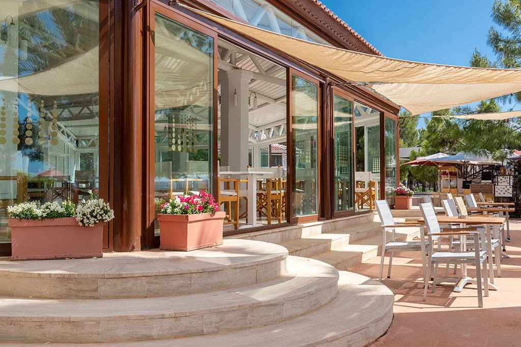 bars-olympos-pool-bar