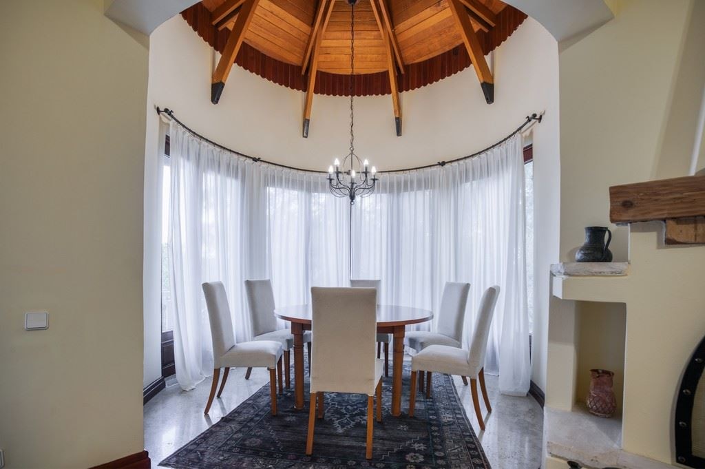 rooms-honeymoon-room