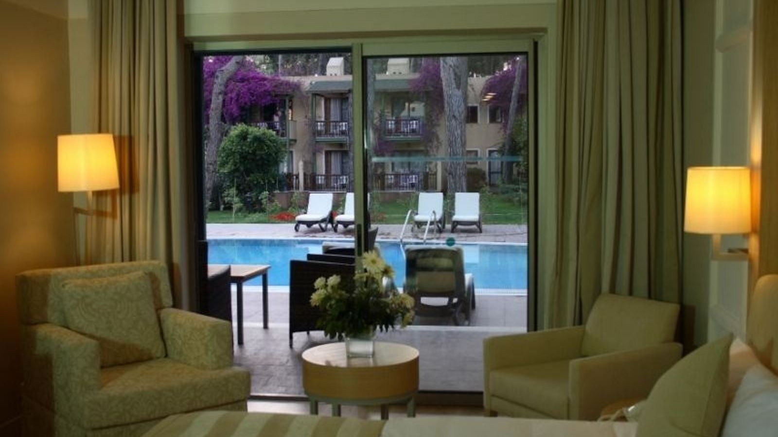 rooms-lake-house-swim-up-2-bedrooms-with-terrace