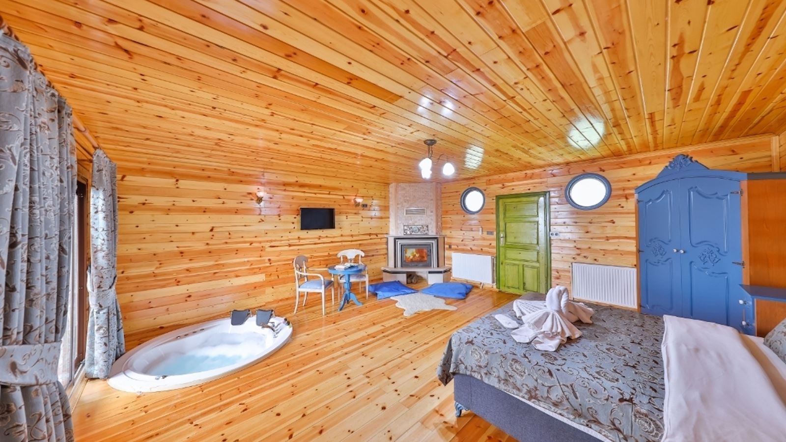 rooms-somineli-jakuzili-bungalow-oda