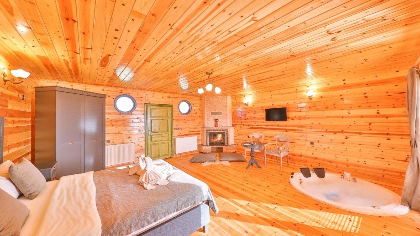 rooms-somineli-jakuzili-bungalow-oda