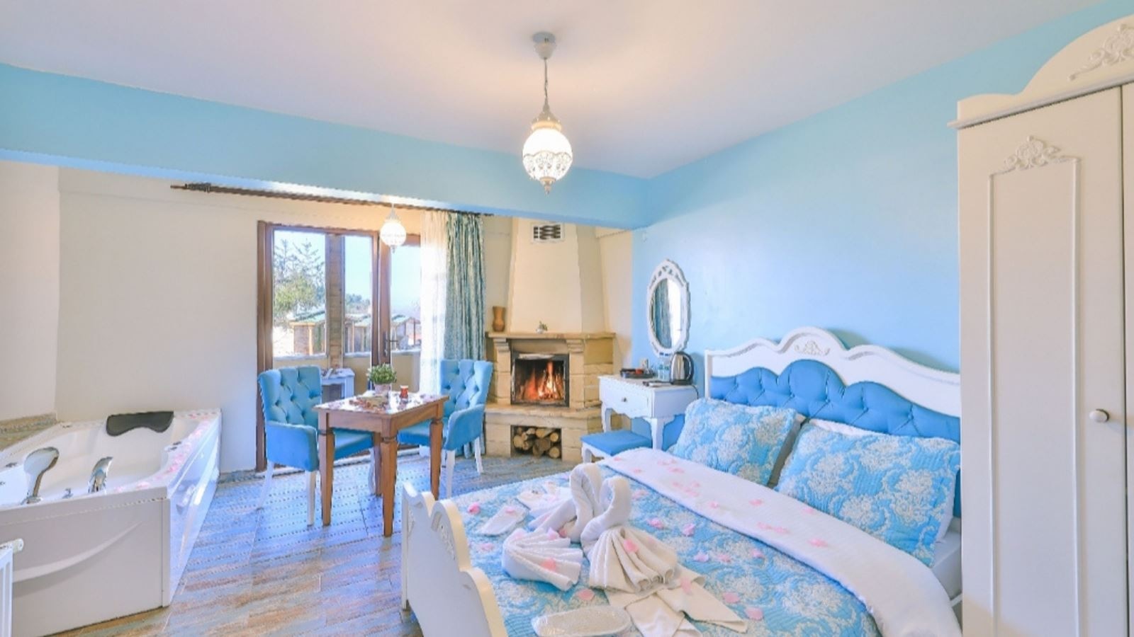 rooms-somineli-jakuzili-oda