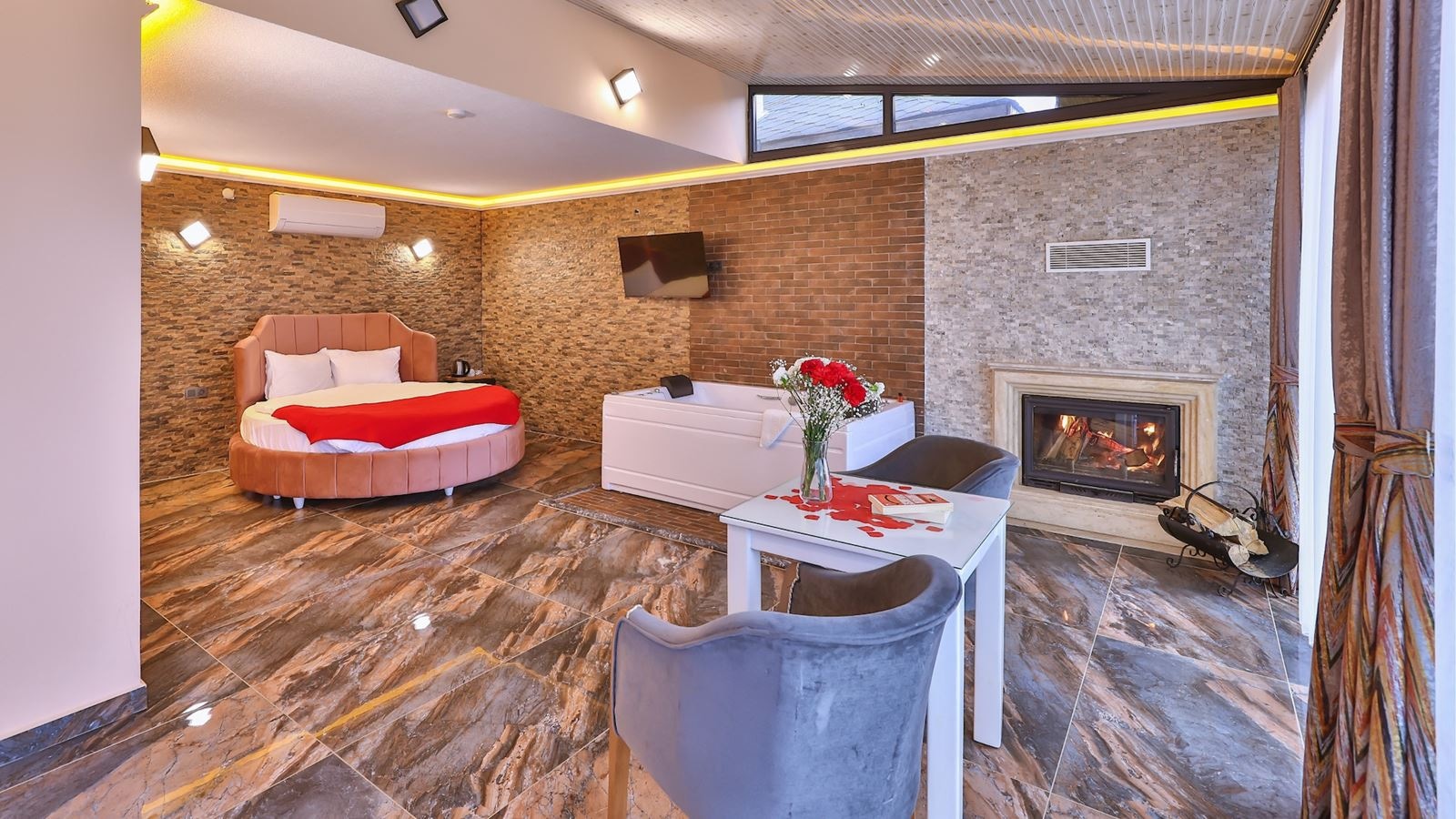 rooms-deluxe-room-with-hammam-pool-and-garden-view-fireplace-and-jacuzzi