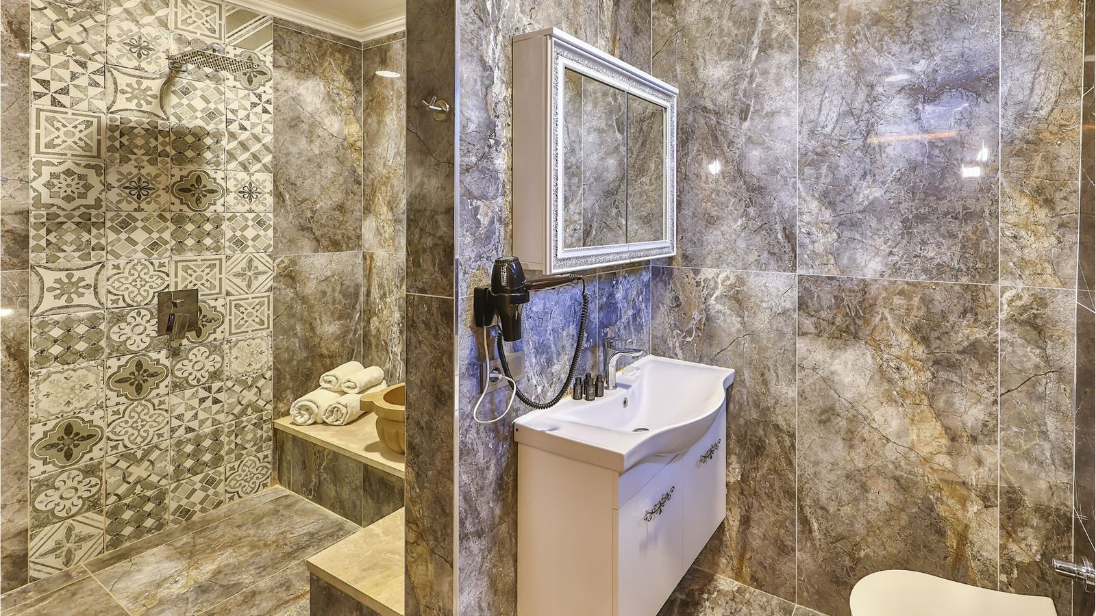 rooms-deluxe-room-with-hammam-pool-and-garden-view-fireplace-and-jacuzzi