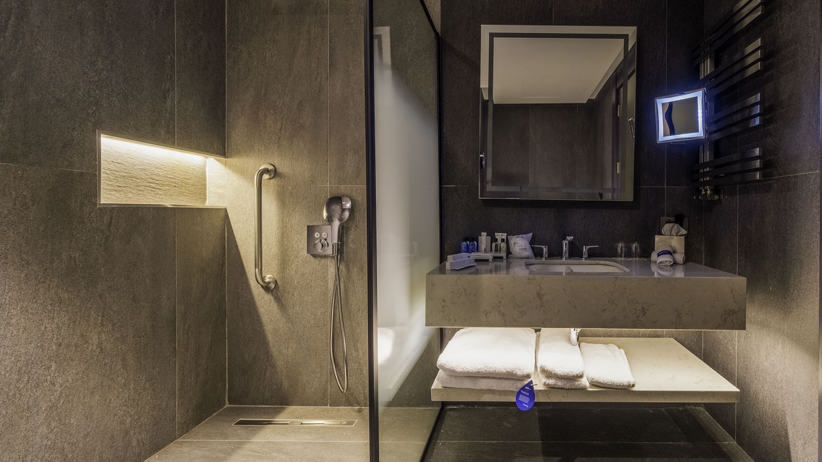 rooms-premium-room--mountain-view