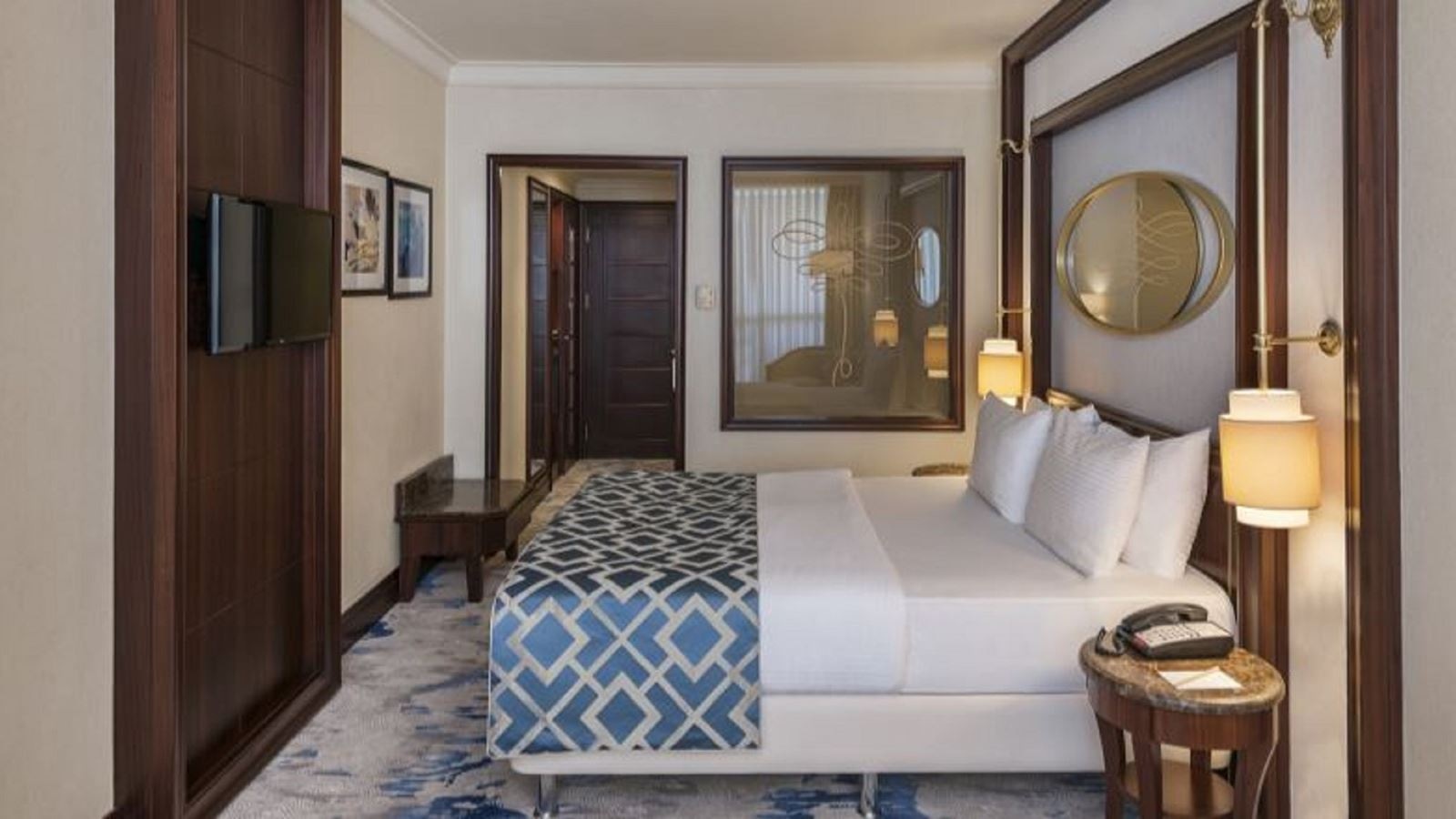 rooms-deluxe-room-with-balcony