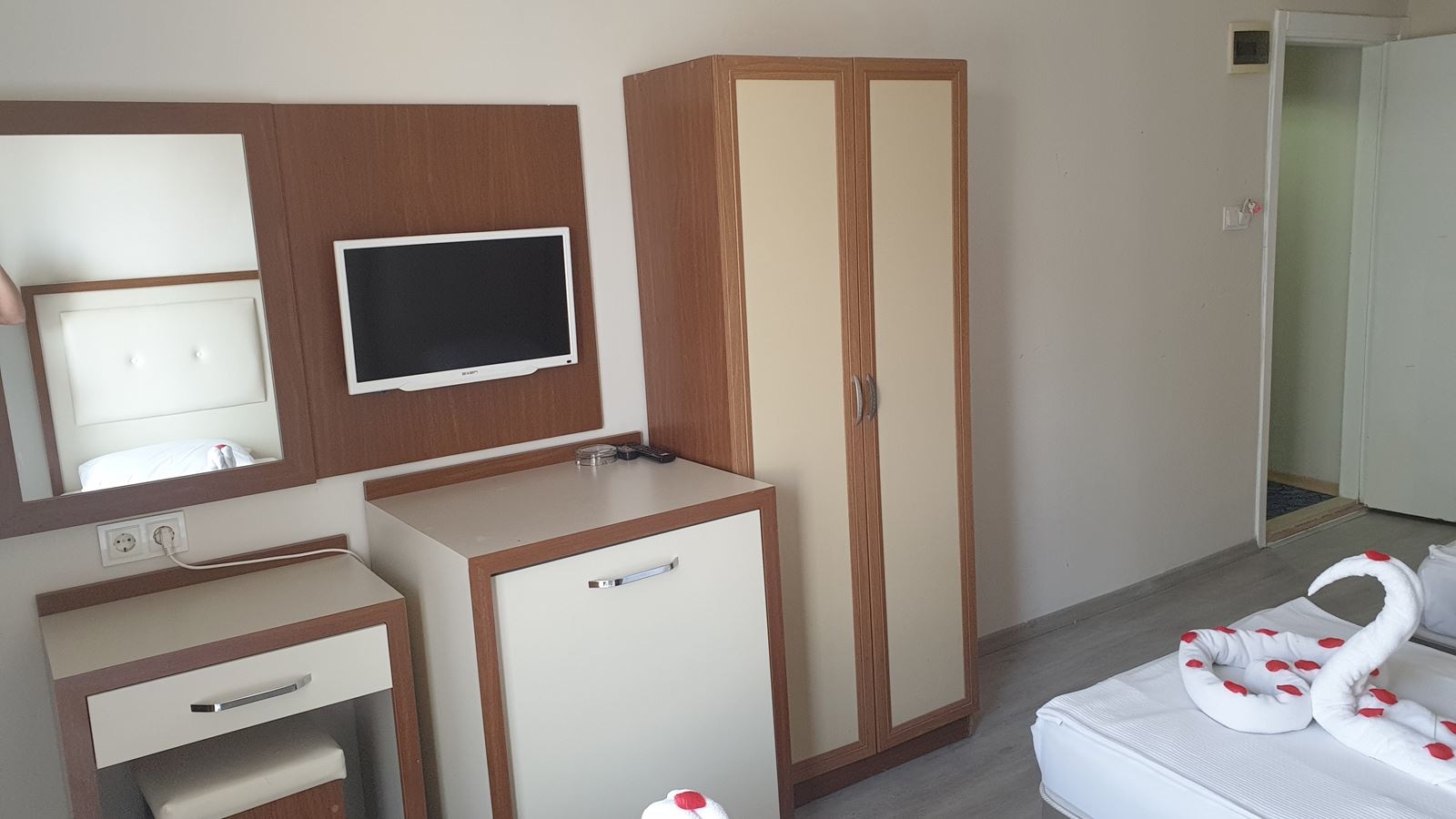rooms-economy-room