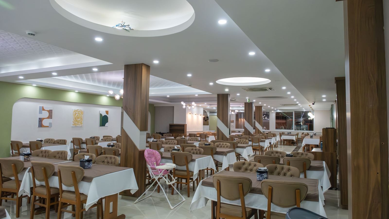 restaurants-restaurant