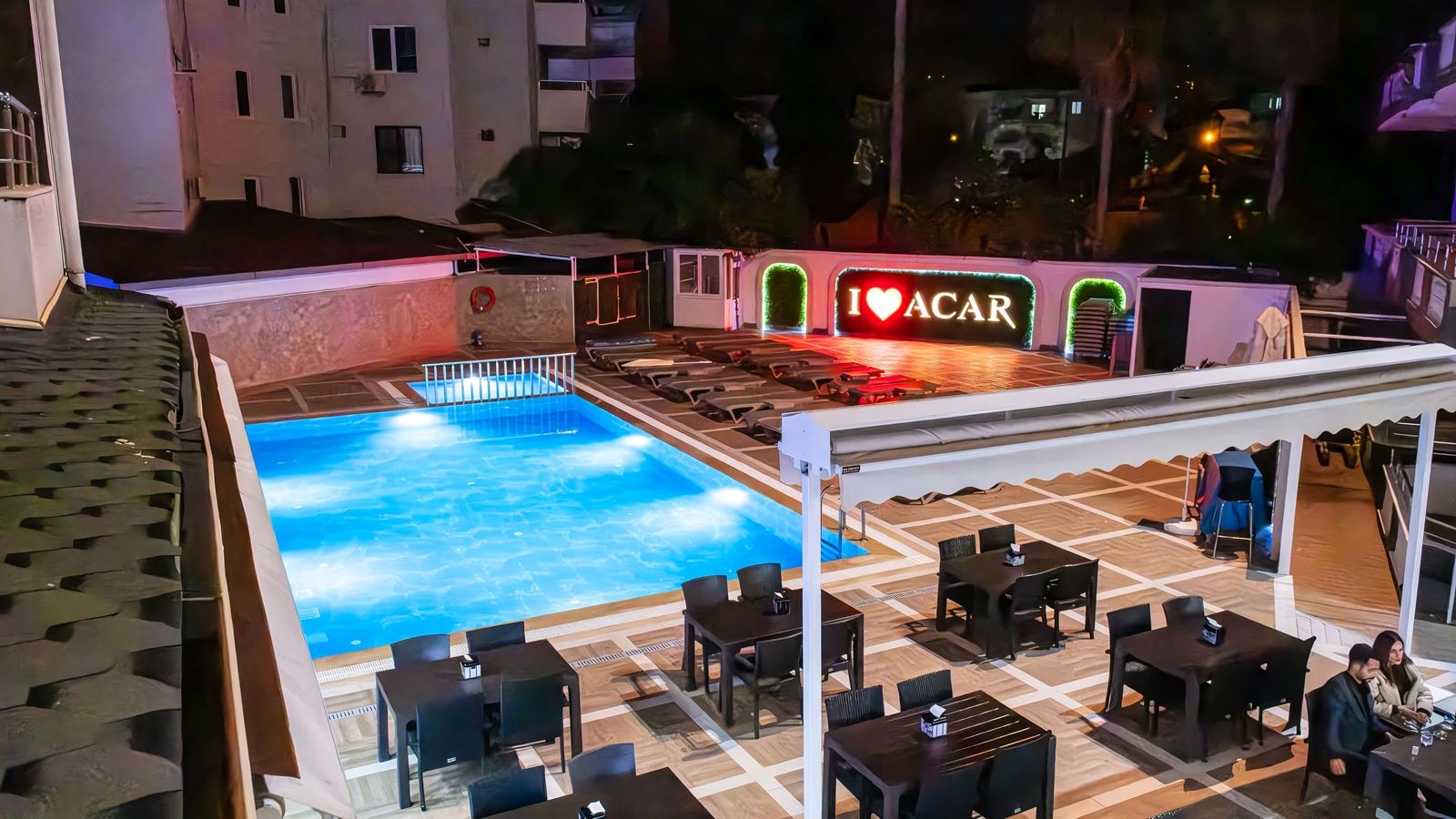 bars-swimming-pool-bar