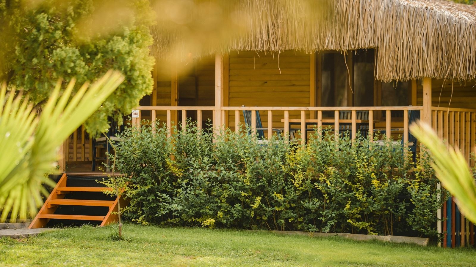 rooms-bungalow-family-room