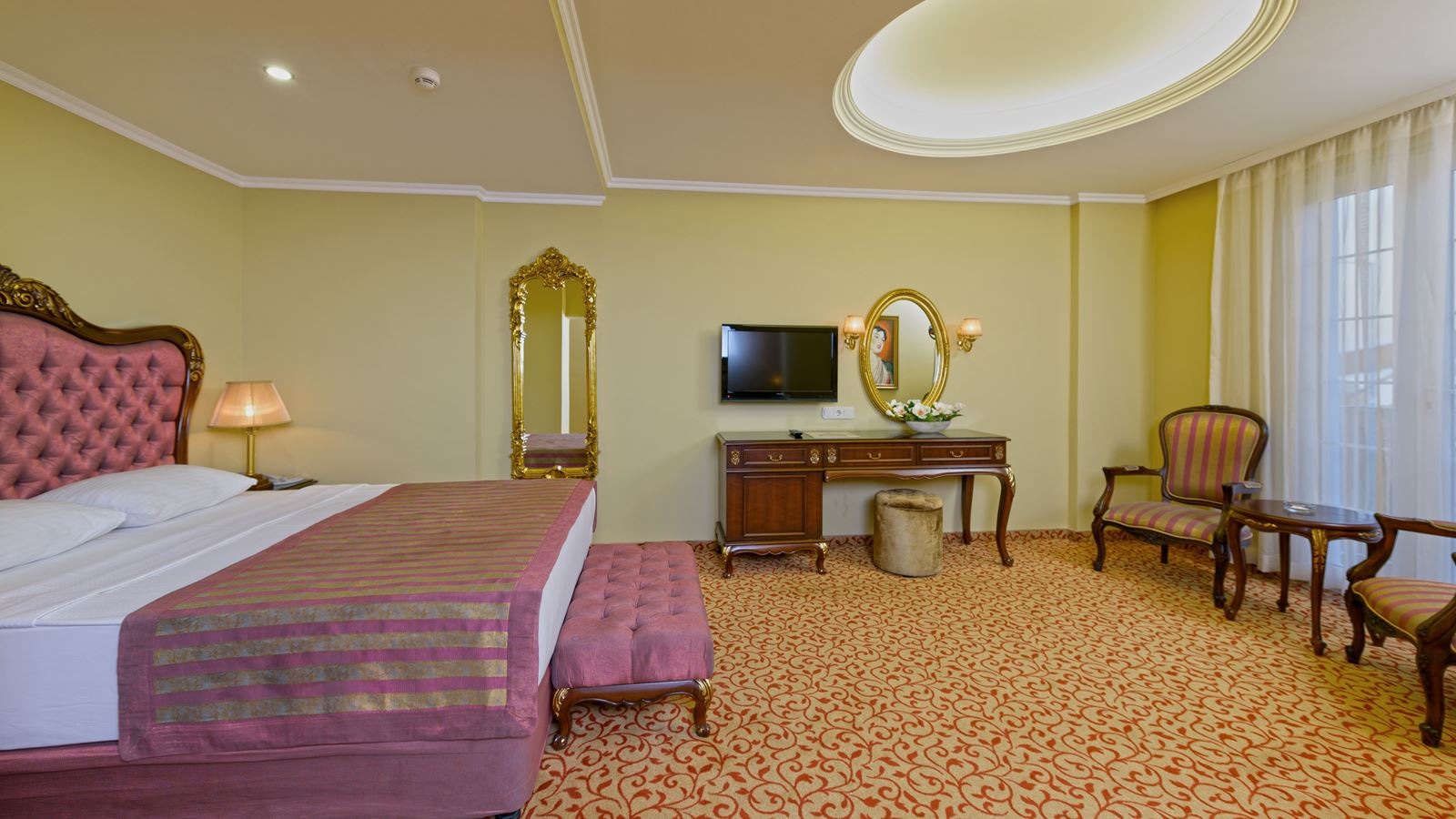 rooms-luxury-suite