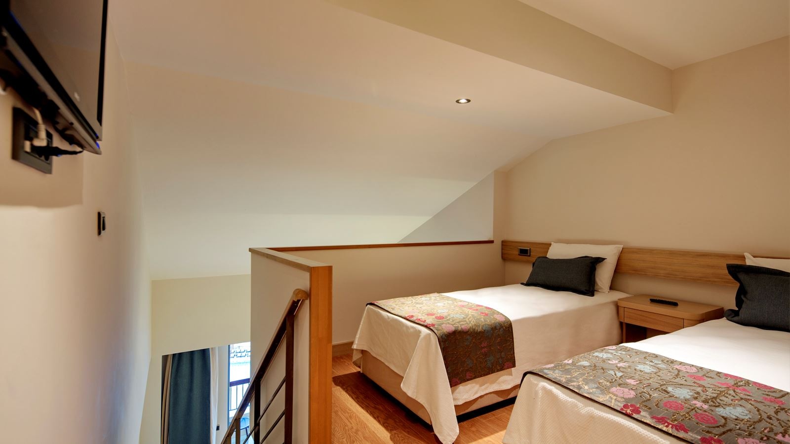 rooms-dubleks-family-suit